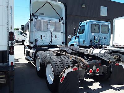 Used 2020 Freightliner Cascadia Detroit DD13 Semi Truck for sale #897178 - photo 2