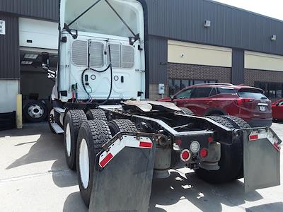 Used 2020 Freightliner Cascadia Detroit DD13 Semi Truck for sale #897179 - photo 2