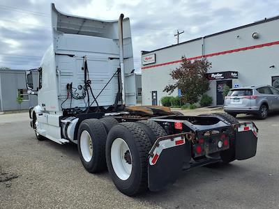 Used 2020 Volvo VNR Volvo D13 Semi Truck for sale #243515 - photo 2