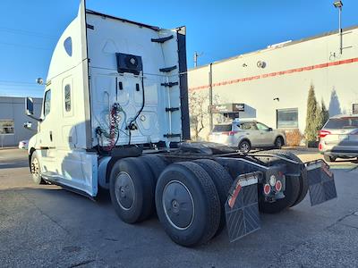 Used 2020 Freightliner Cascadia Detroit Diesel DD15 Semi Truck with Sleeper Cab for sale #245749 - photo 2