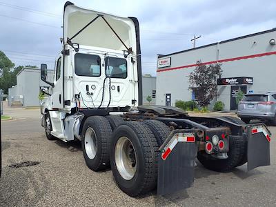 Used 2020 Freightliner Cascadia Detroit Diesel DD15 Semi Truck for sale #270376 - photo 2