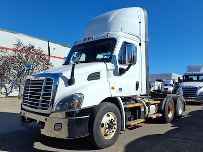 Used 2017 Freightliner Cascadia Detroit DD13 Semi Truck for sale #665081 - photo 1