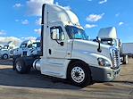 Used 2017 Freightliner Cascadia Cummins ISX Semi Truck for sale #668881 - photo 4
