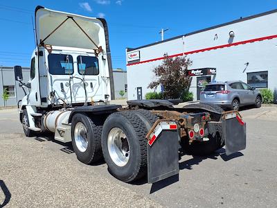 Used 2018 Freightliner Cascadia Detroit DD13 Semi Truck for sale #680635 - photo 2