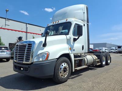 Used 2018 Freightliner Cascadia Detroit DD13 Semi Truck for sale #680636 - photo 1