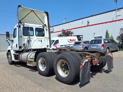 Used 2018 Freightliner Cascadia Detroit DD13 Semi Truck for sale #680636 - photo 2