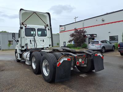 Used 2018 Freightliner Cascadia Detroit DD13 Semi Truck for sale #680638 - photo 2