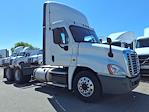 Used 2018 Freightliner Cascadia Detroit DD13 Semi Truck for sale #680639 - photo 4