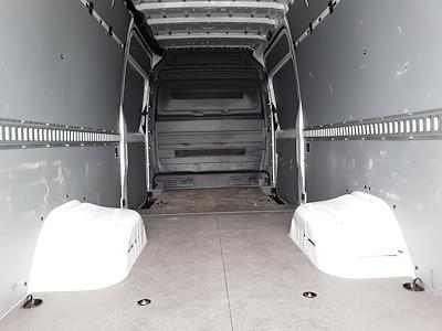 Used 2017 Freightliner Sprinter 3500 4x2 Empty Cargo Van for sale #769118 - photo 2