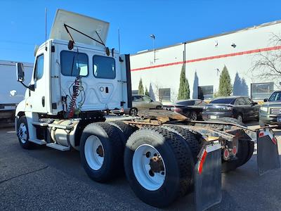Used 2019 Freightliner Cascadia Detroit Diesel DD15 Semi Truck for sale #776877 - photo 2