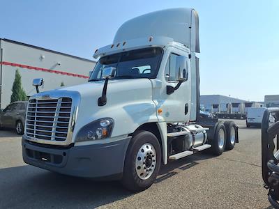 Used 2017 Freightliner Cascadia Detroit DD13 Semi Truck for sale #997524 - photo 1
