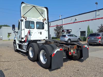 Used 2017 Freightliner Cascadia Detroit DD13 Semi Truck for sale #997524 - photo 2