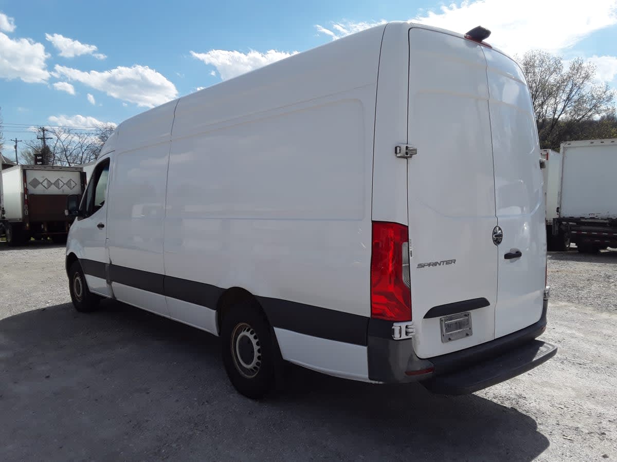 Used 2020 Freightliner Sprinter 2500 - photo 2
