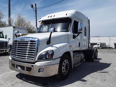 Used 2018 Freightliner Cascadia Detroit Diesel DD15 Semi Truck with Sleeper Cab for sale #221303 - photo 1