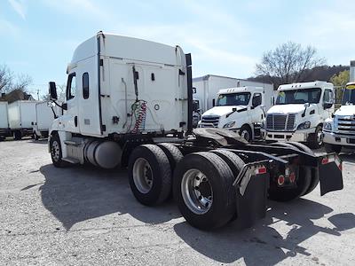 Used 2018 Freightliner Cascadia Detroit Diesel DD15 Semi Truck with Sleeper Cab for sale #221303 - photo 2