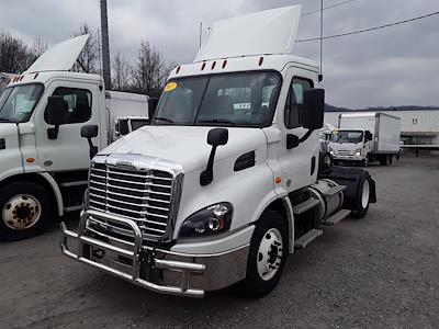Used 2017 Freightliner Cascadia Detroit DD13 Semi Truck for sale #668297 - photo 1