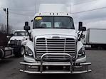 Used 2017 Freightliner Cascadia Detroit DD13 Semi Truck for sale #668297 - photo 3