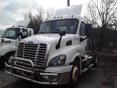 Used 2017 Freightliner Cascadia Detroit DD13 Semi Truck for sale #668298 - photo 1