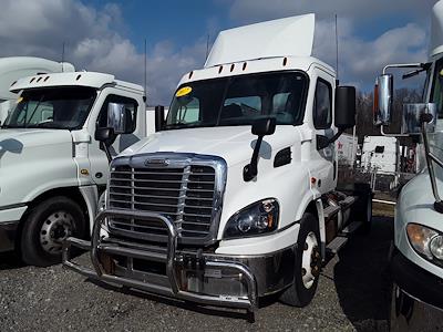 Used 2017 Freightliner Cascadia Detroit DD13 Semi Truck for sale #668302 - photo 1