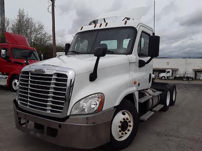 Used 2018 Freightliner Cascadia Detroit DD13 Semi Truck for sale #776617 - photo 1