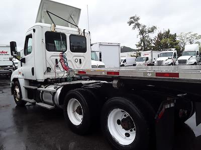 Used 2019 Freightliner Cascadia Detroit DD13 Semi Truck for sale #813375 - photo 2
