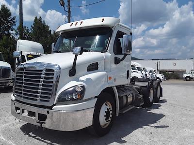 Used 2019 Freightliner Cascadia Detroit DD13 Semi Truck for sale #814115 - photo 1