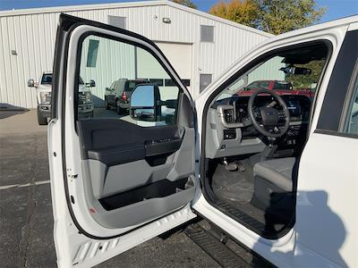 2026 Ford F-350 Crew Cab DRW 4WD Pickup for sale #R513598 - photo 2