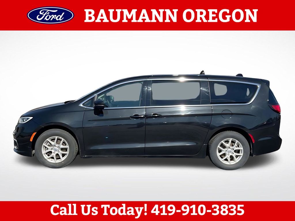 Used 2023 Chrysler Pacifica - photo 11