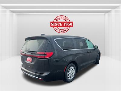 Used 2024 Chrysler Pacifica - photo 1