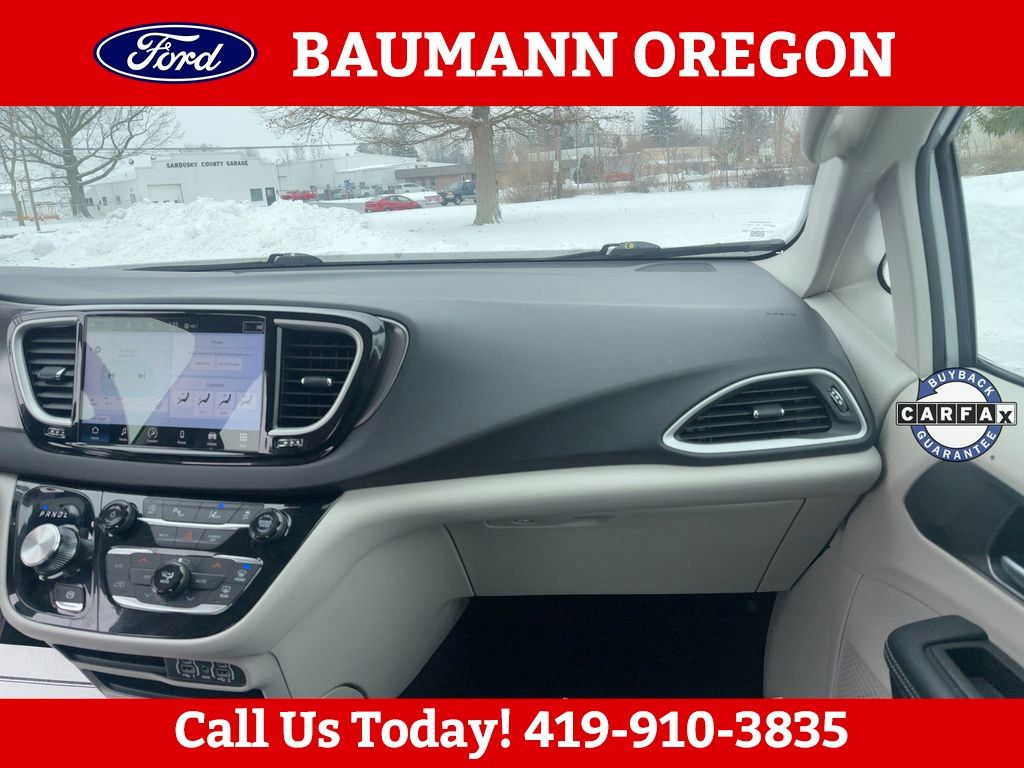 Used 2024 Chrysler Pacifica - photo 17