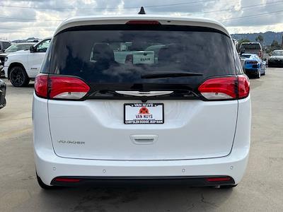 Used 2025 Chrysler Voyager LX Minivan for sale #PV25929 - photo 2
