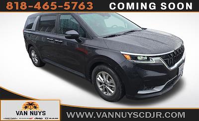 Used 2022 Kia Carnival - photo 1