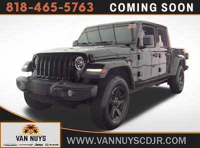 Used 2022 Jeep Gladiator - photo 1