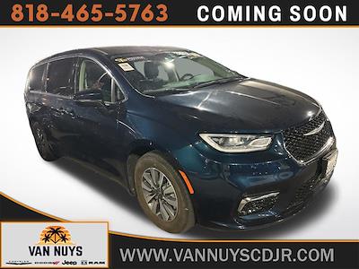 Used 2023 Chrysler Pacifica - photo 1