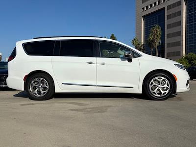 2023 Chrysler Pacifica FWD Minivan for sale #PV27916 - photo 2