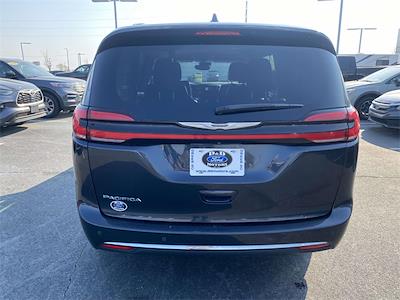 Used 2021 Chrysler Pacifica - photo 1