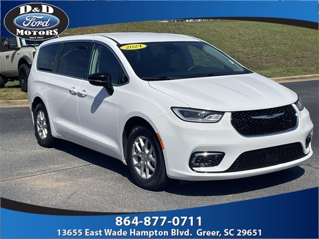 Used 2024 Chrysler Pacifica - photo 1
