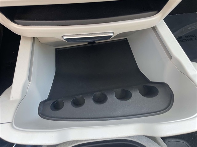 Used 2024 Chrysler Pacifica - photo 31