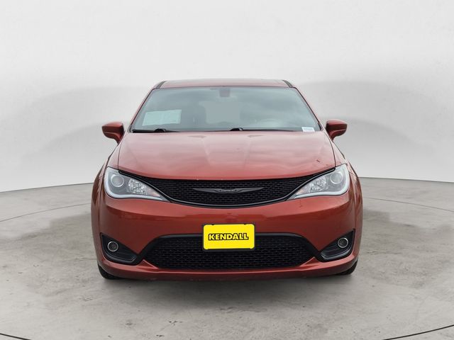 Used 2018 Chrysler Pacifica - photo 2