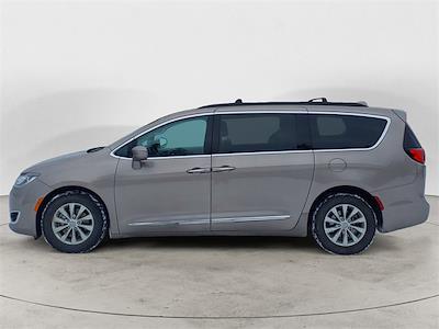 Used 2017 Chrysler Pacifica - photo 1