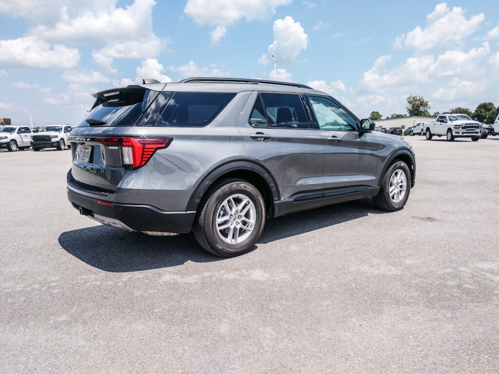 New 2026 Ford Explorer - photo 2
