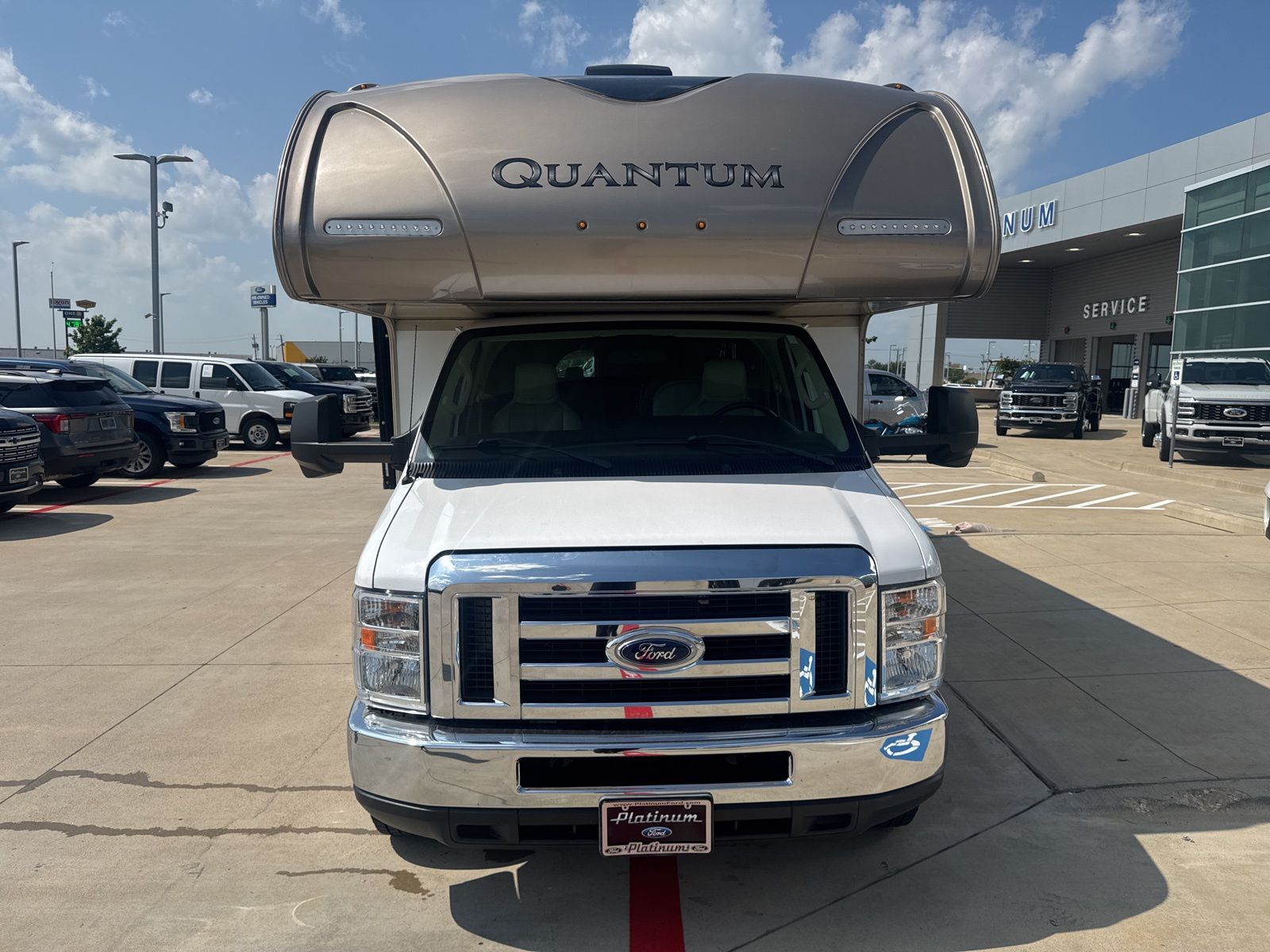 Used 2018 Ford E-450 - photo 1