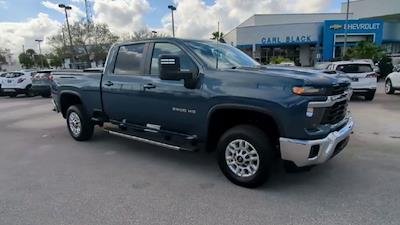 Used 2025 Chevrolet Silverado 2500 - photo 1