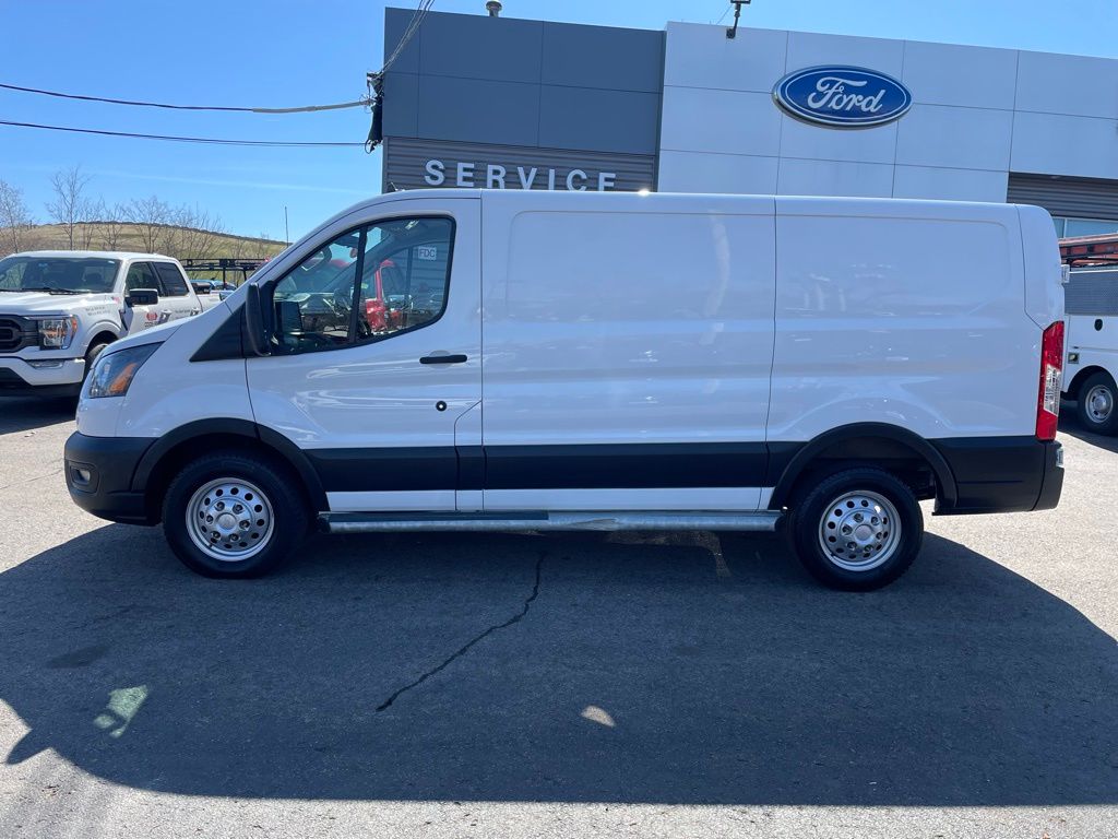 Used 2023 Ford Transit 250 - photo 2