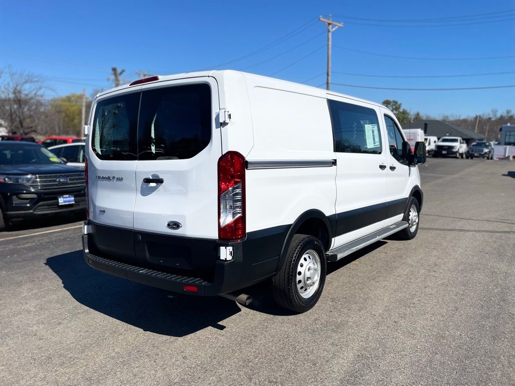 Used 2023 Ford Transit 250 - photo 8
