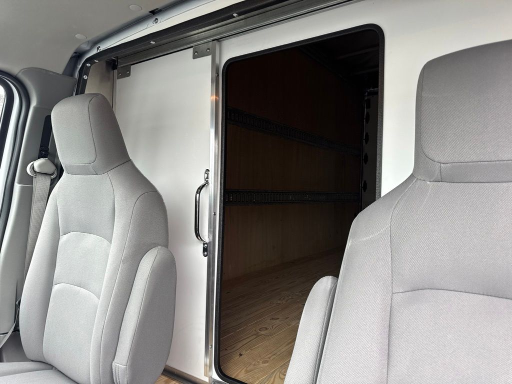 New 2027 Ford E-450 - photo 14