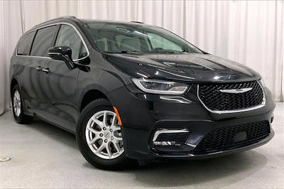 Used 2021 Chrysler Pacifica Touring L FWD Minivan for sale #PMR527939 - photo 1