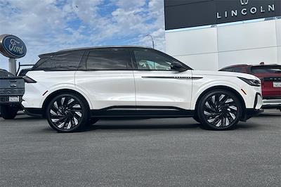 Used 2024 Lincoln Nautilus - photo 1