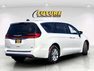 2025 Chrysler Pacifica AWD Minivan for sale #L113183A - photo 2