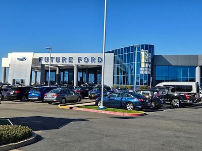 Used 2022 Chrysler Voyager - photo 1